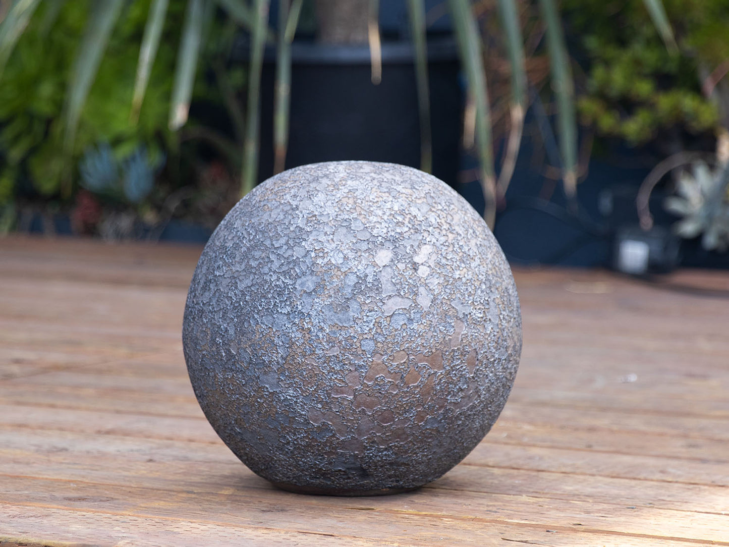 Outdoor Decorative Sphere-Silver Rock By Plantatorem