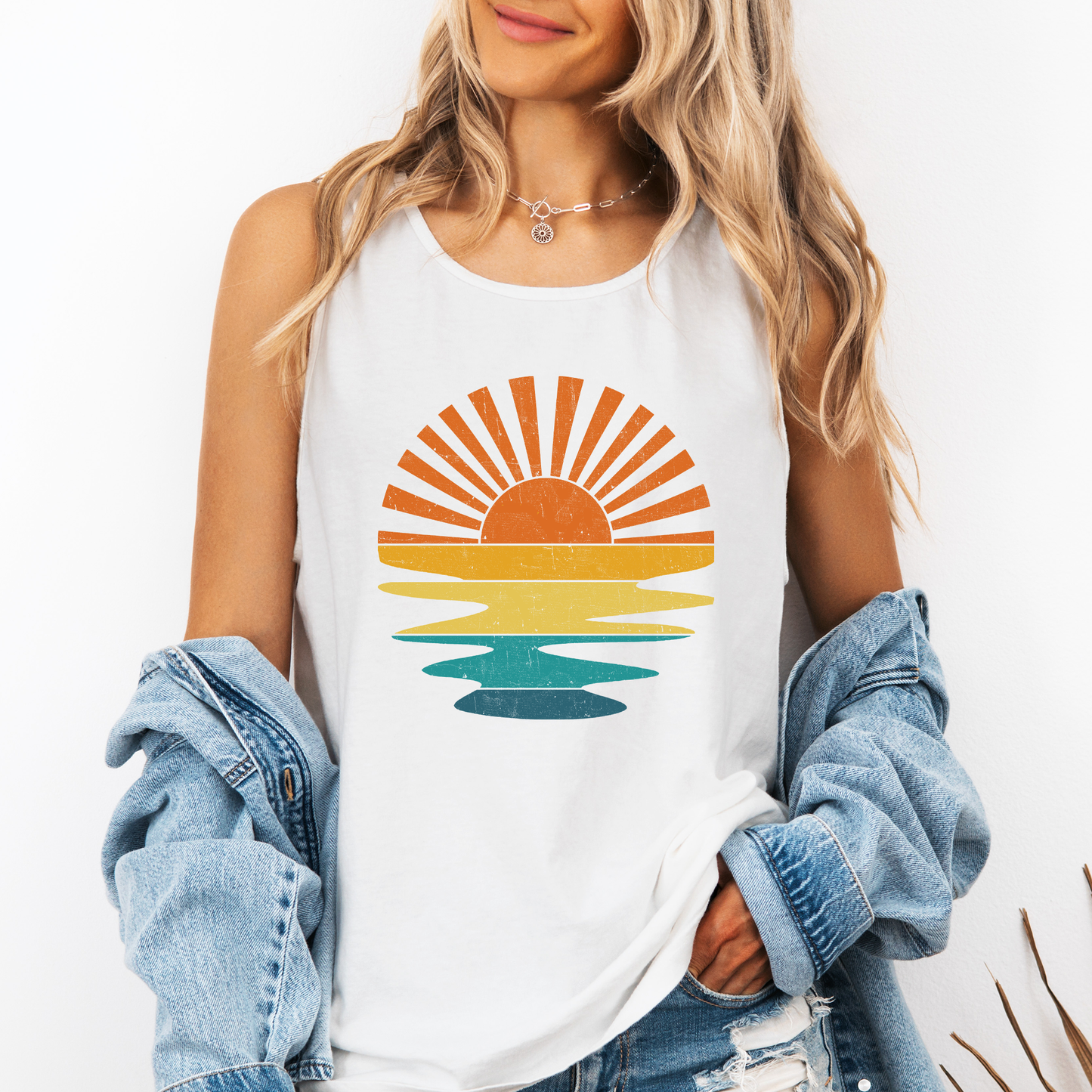 Retro Sunset, Summer, Beach, Hot Girl Summer, Sunshine Comfort Colors Tank Top