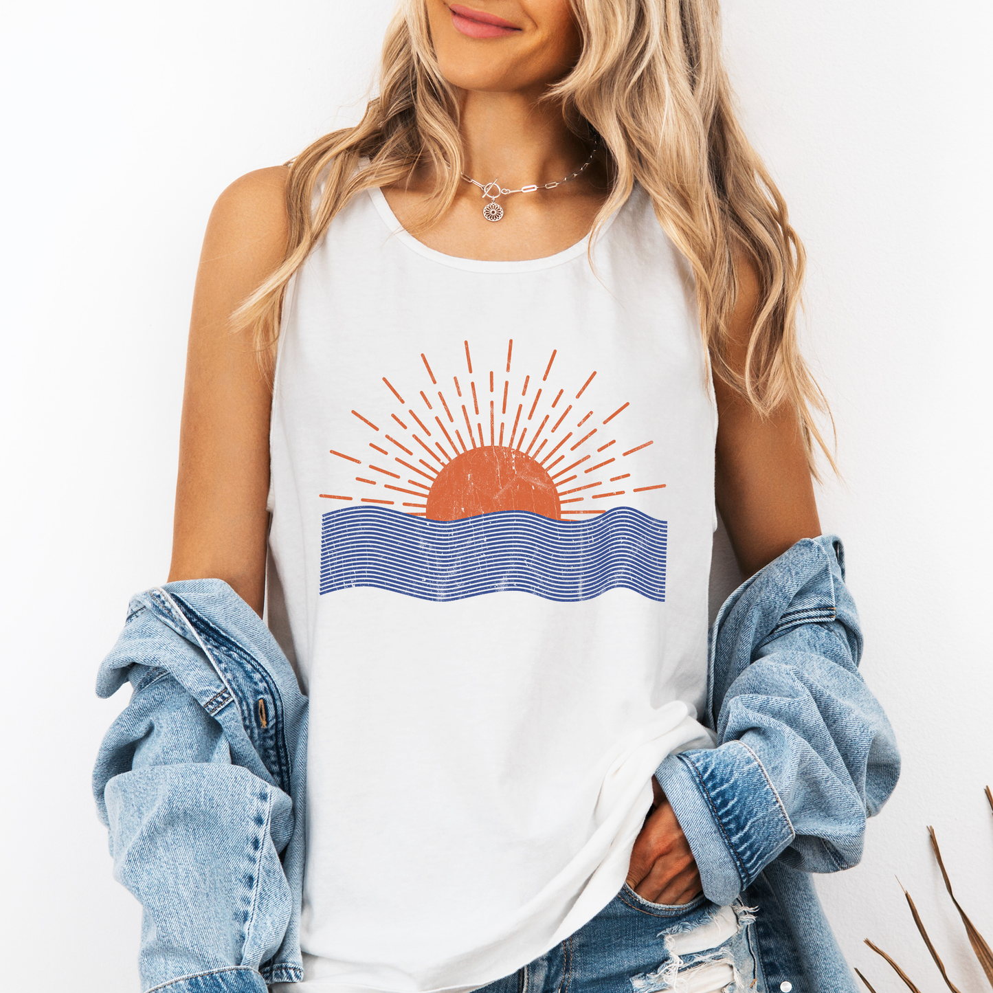 Beach Sunset, Minimalist, Summer, Beach, Hot Girl Summer, Sunshine Comfort Colors Tank Top