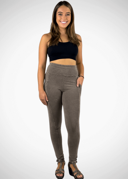 A Perfect Fit Pocket Leggings in Taupe