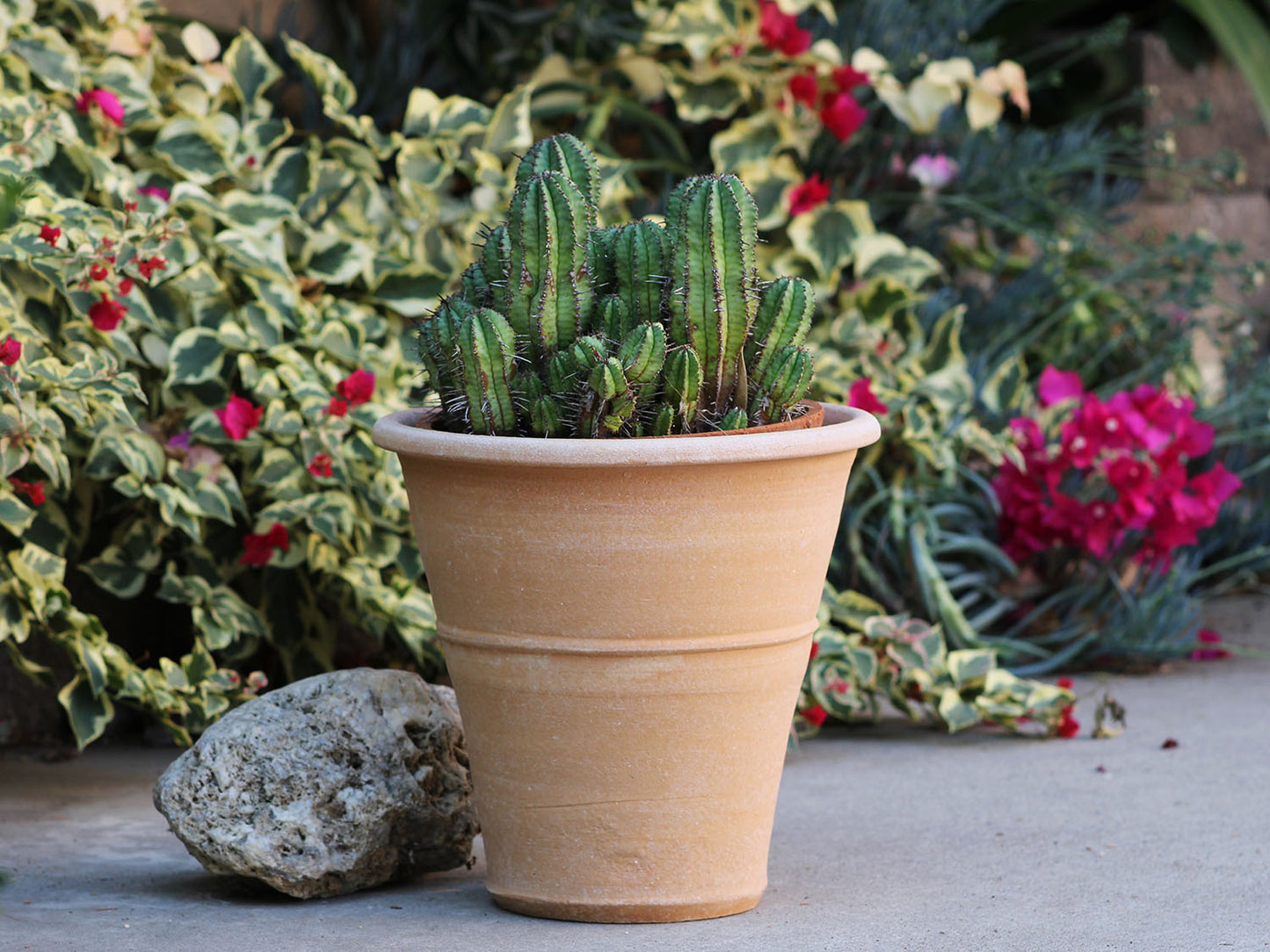 Monahou Planter By Plantatorem