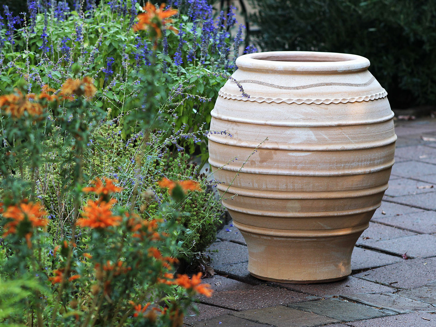 Koronios Planter By Plantatorem