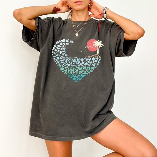 Summer Wave, Heart, Sunset, Beach Vibes, Hot Girl Summer, Vacation, Tshirt Comfort Colors T-Shirt