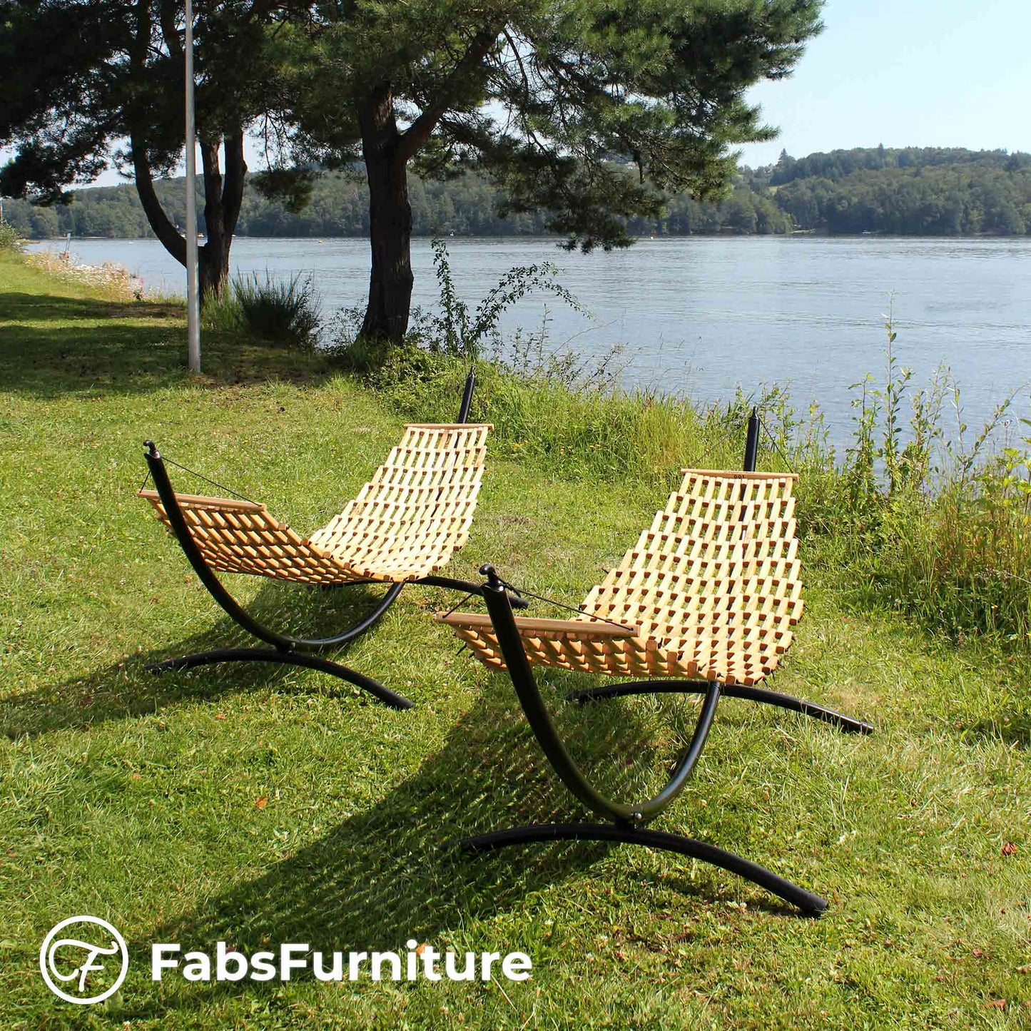 Wooden hammock V1 with curved steel stand